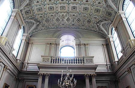 St Mary Le Strand - The Gallery